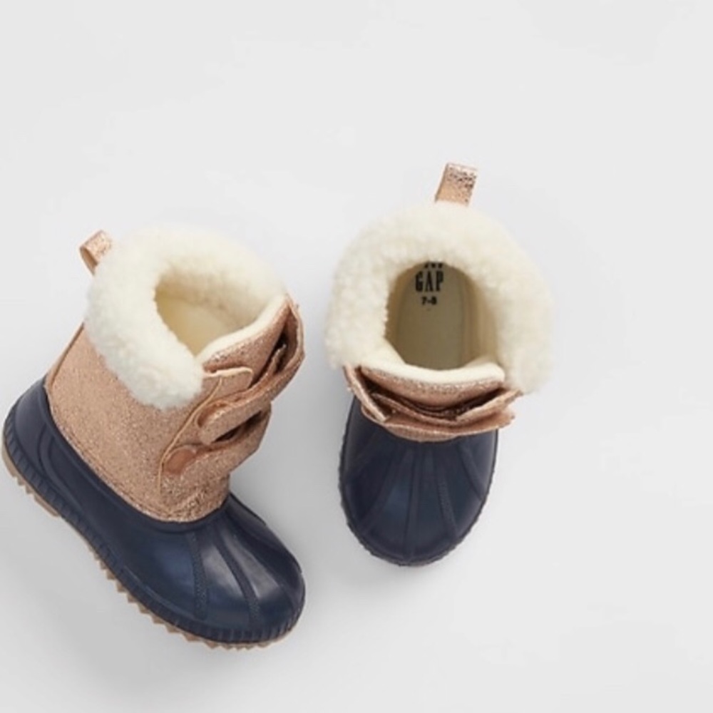 NWT Gap metallic sherpa duck boots size 7/8